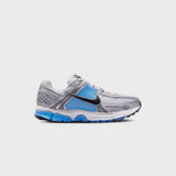 Nike Zoom Vomero 5 - White / Pure Platinum / University Blue / Black