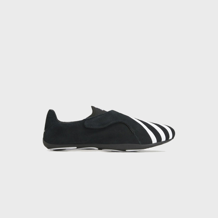 adidas x Pharrell Williams Vario Flat Earther - Black / White